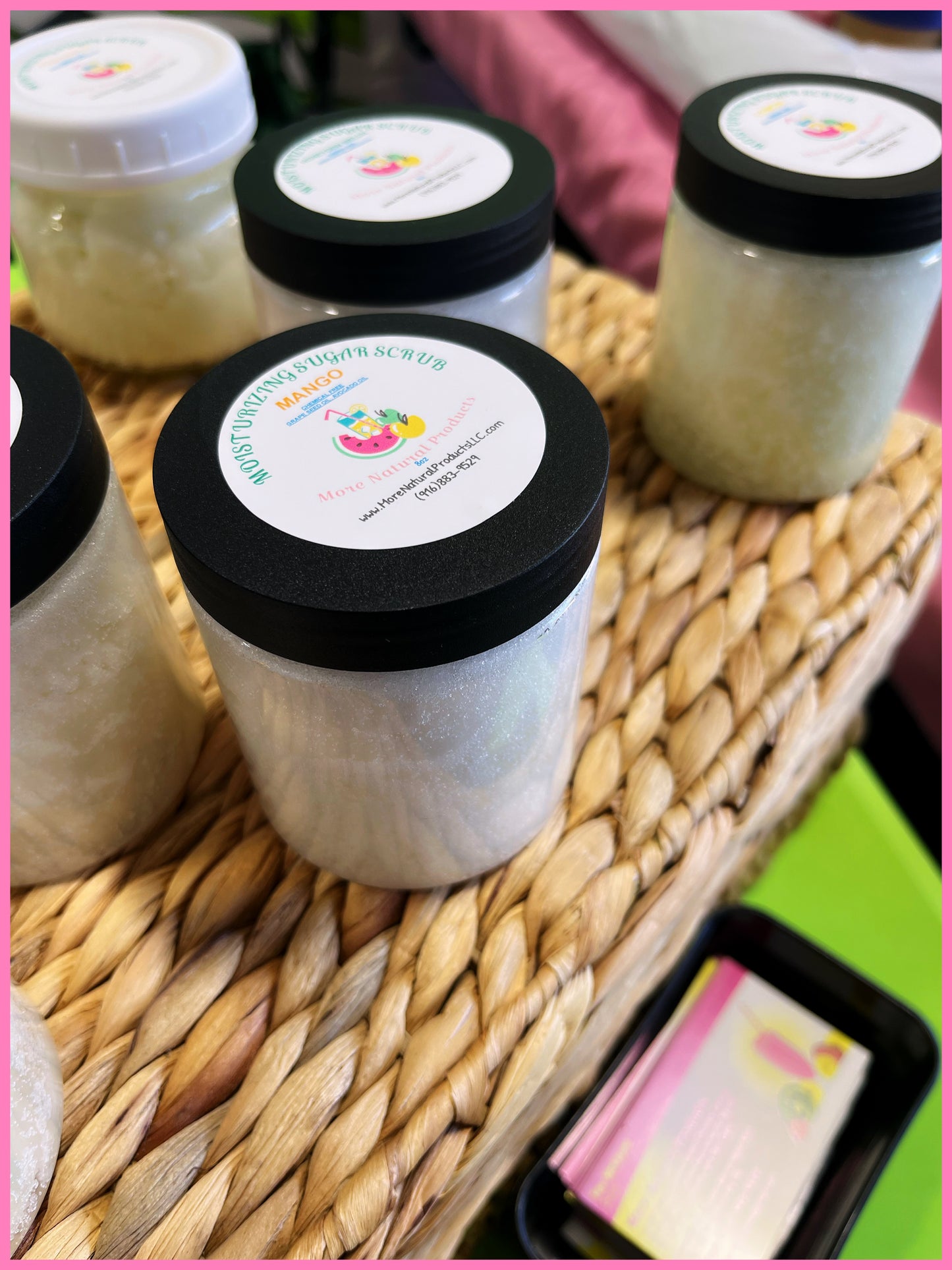 MOISTURIZING BODY SCRUB
