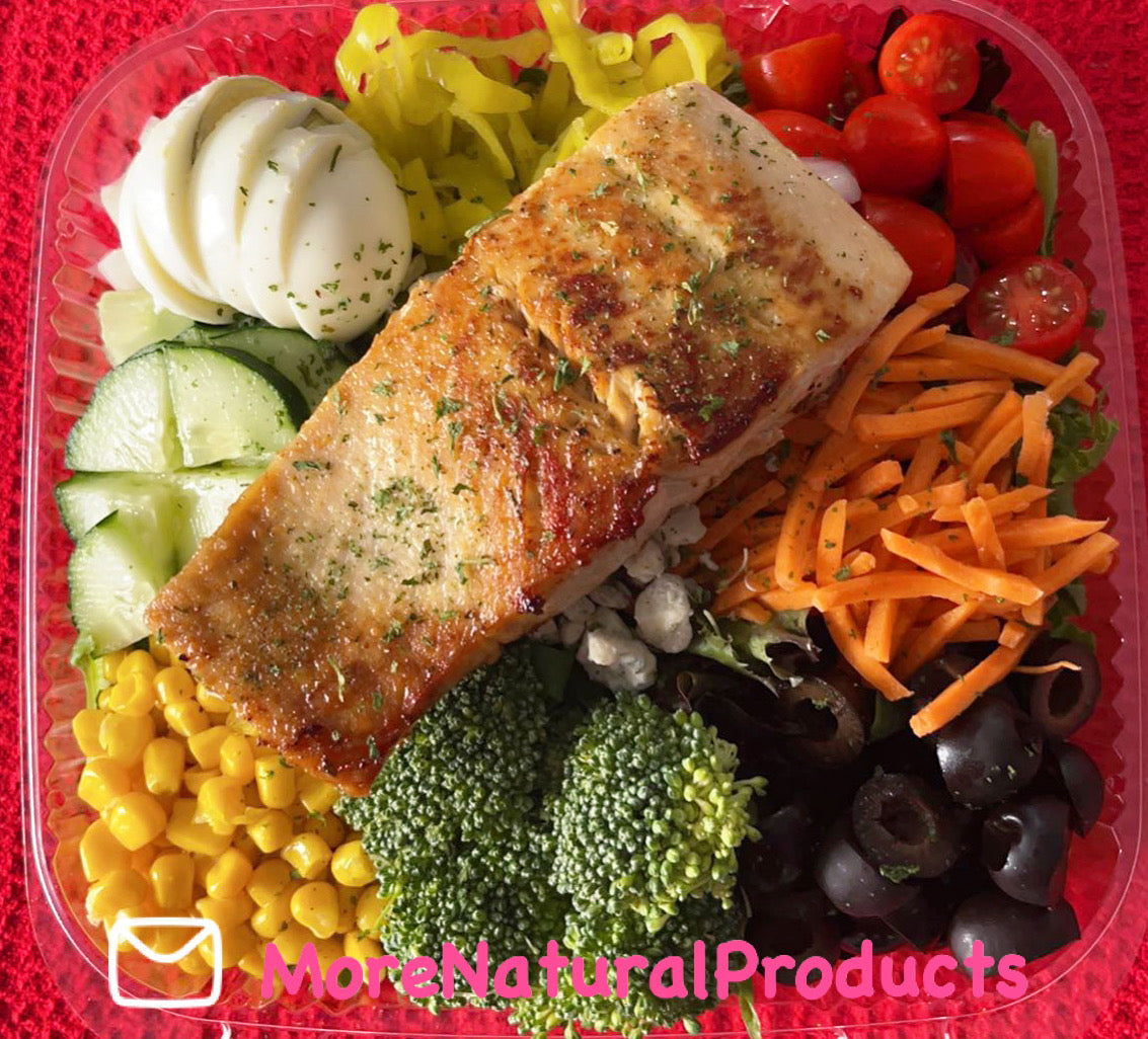 SALMON DELUXE SALAD